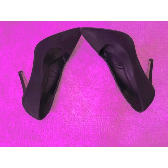 Forever 21 solid black heels - Picture 2 of 8